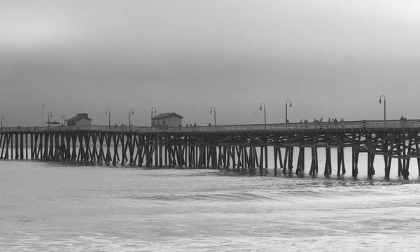 男子在香港一酒吧被围殴身亡 警方：已拘捕9人，2人在逃
